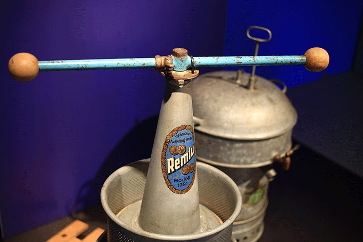 Wäsche-Auswring-Presse "Remlu"